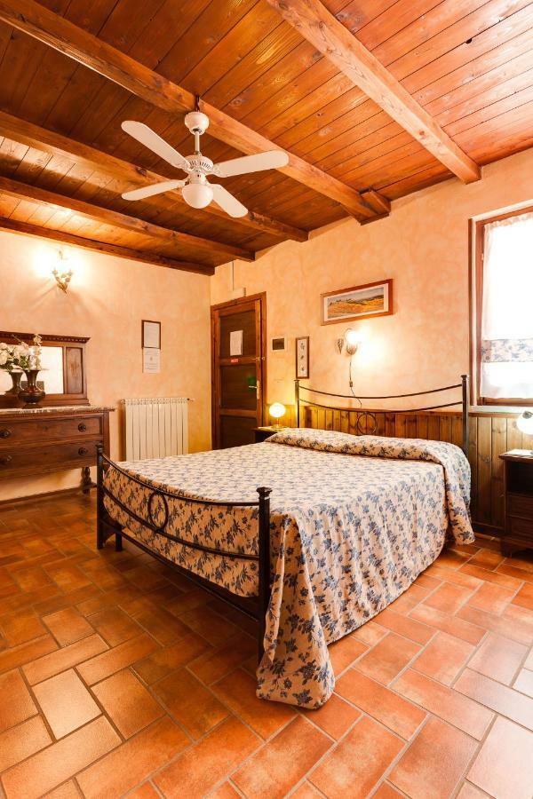 Agriturismo Casale Sasso Guest House Cerveteri Luaran gambar